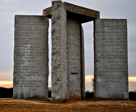 Réduction de la pupulation mondiale sur les Georgia Guidestones